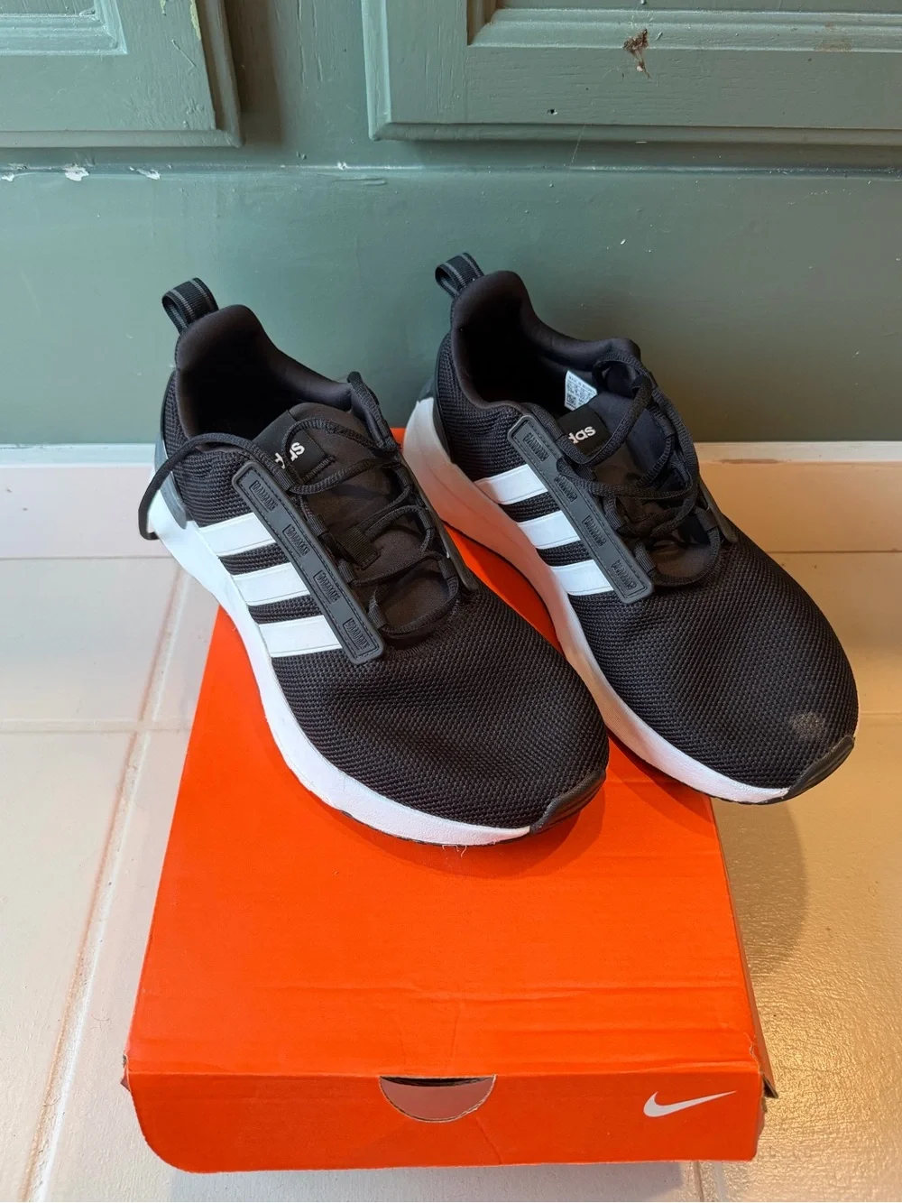 Adidas Men's Black/White Sneakers